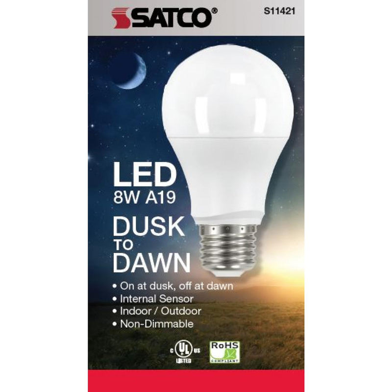 Satco S11421 / 8W / A19 / Blanco cálido / Anochecer / Amanecer / LED / 27K / 120V / Caja